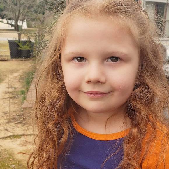 Meet your Posher, April - Picture 1 of 1